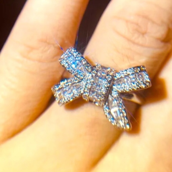 New! 925 Sterling Silver Diamond Bow Ring! - Picture 5 of 17